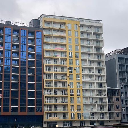 Бежевые Апартаменты Batumi Bagian luar foto